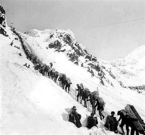 Gold Rush Alaska .